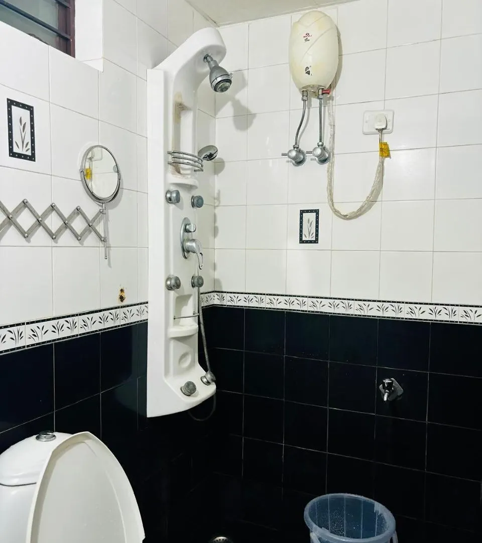 Luxus Inn Ja - Starlight Rooms Thiruvananthapuram 0*,